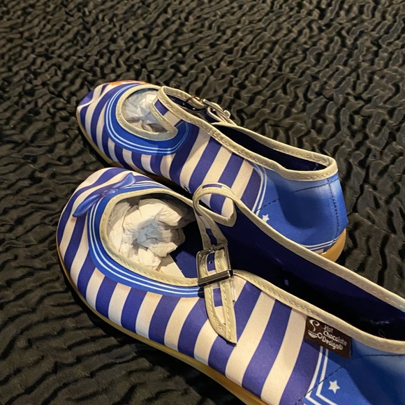 NWT size 10 loafers very original awesome print.Chocolaticas - Picture 3 of 4